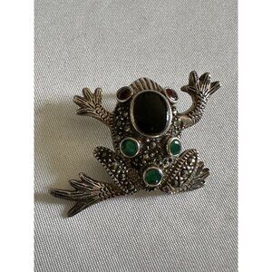 Signed STERLING Silver Marcasite Green Gemstone Frog Toad Pendant B11